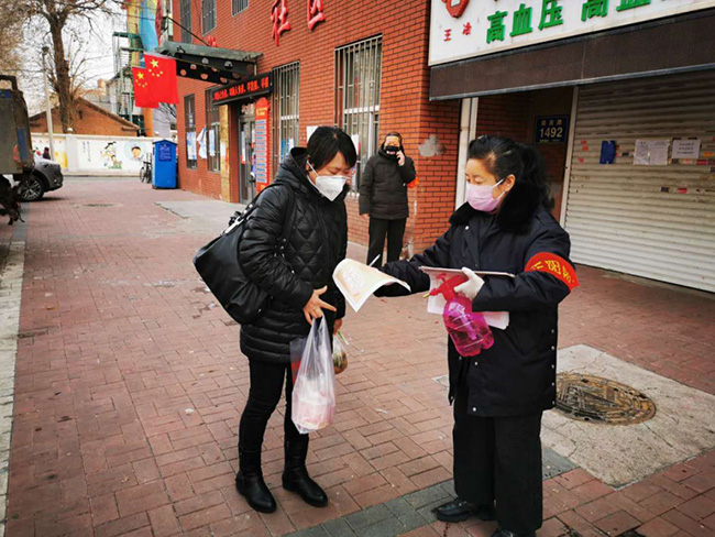 黨建引領(lǐng)，讓黨旗在城市抗“疫”一線高高飄揚(yáng)